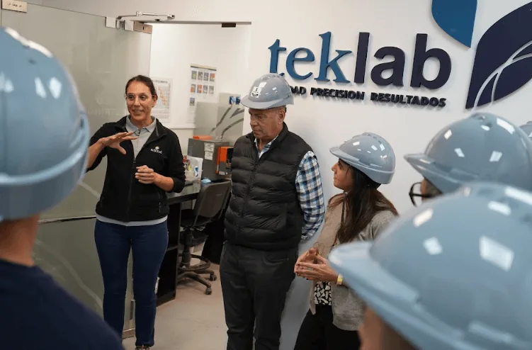 Fotografía original de la publicación de Teknal